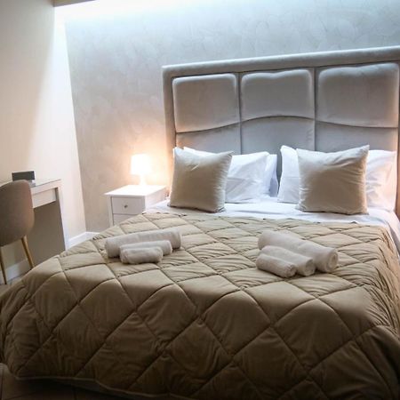 Home Luxury Неаполь Екстер'єр фото