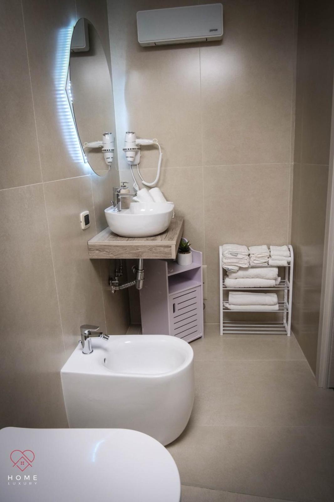 Home Luxury Неаполь Екстер'єр фото