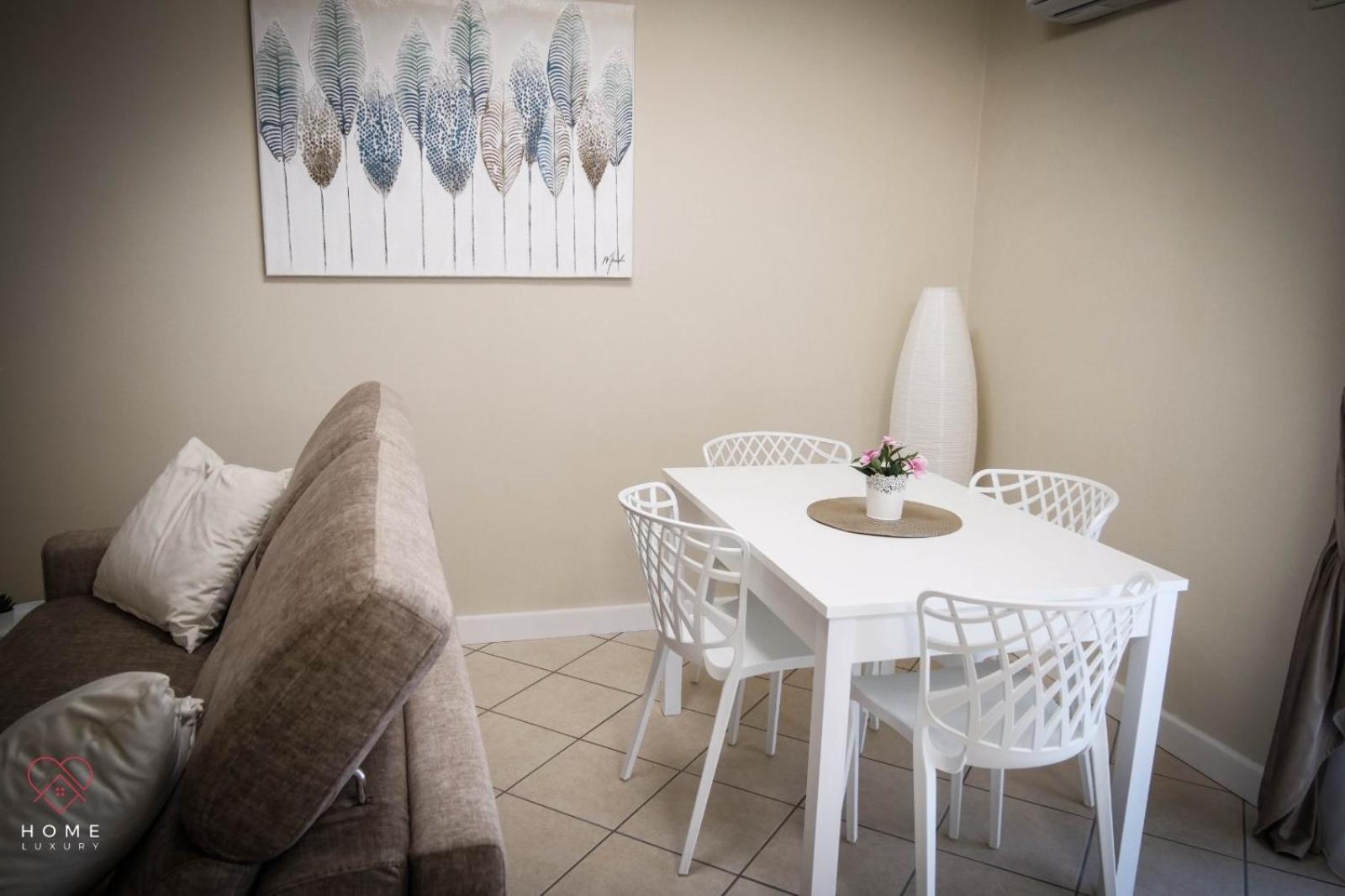 Home Luxury Неаполь Екстер'єр фото